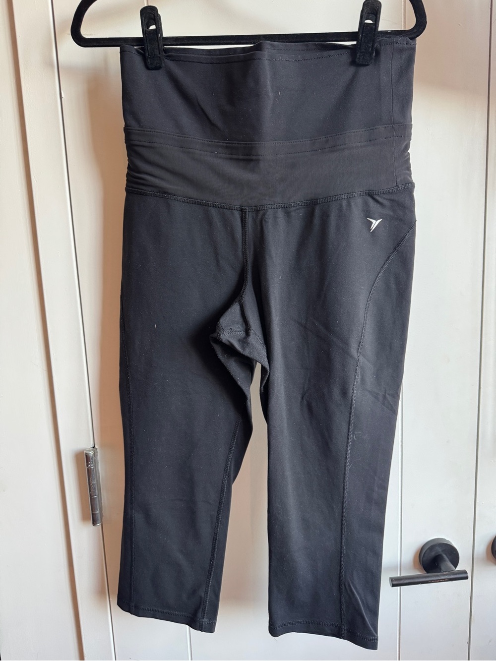 Old Navy Black Active Capri Leggings